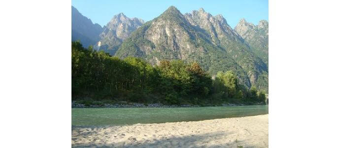 il sentiero da imboccare / walking path to the beach